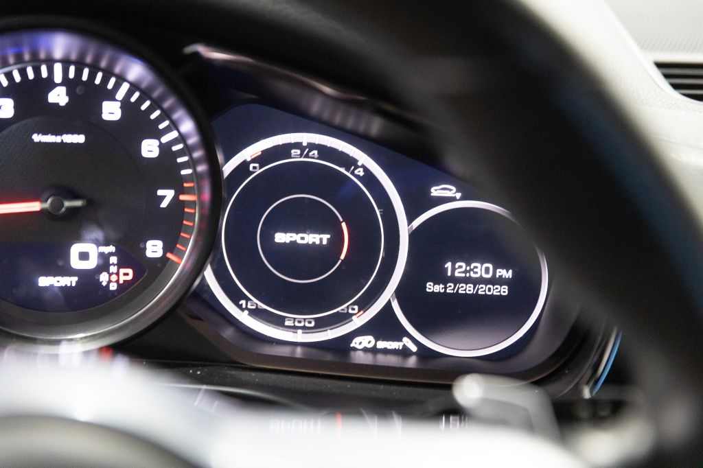 Photo 89 of this PORSCHE PANAMERA