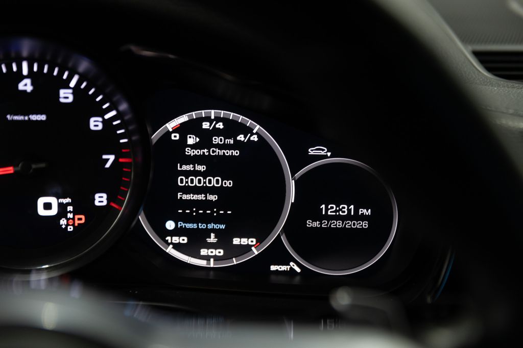 Photo 94 of this PORSCHE PANAMERA
