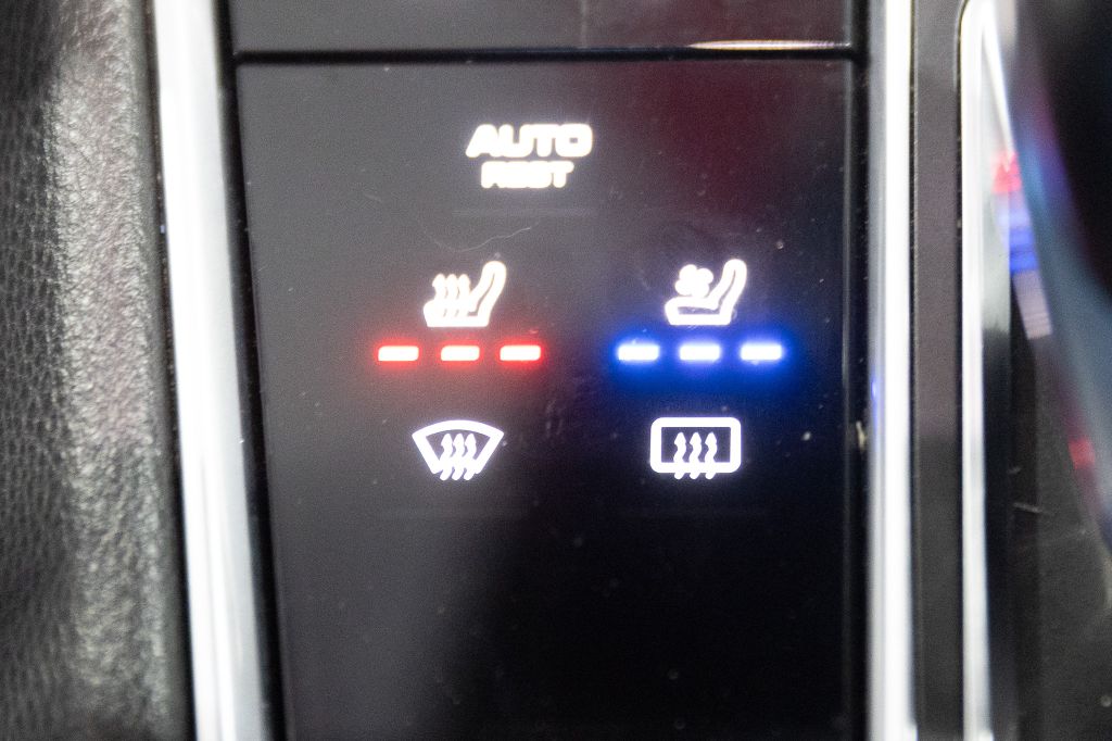 Photo 105 of this PORSCHE PANAMERA
