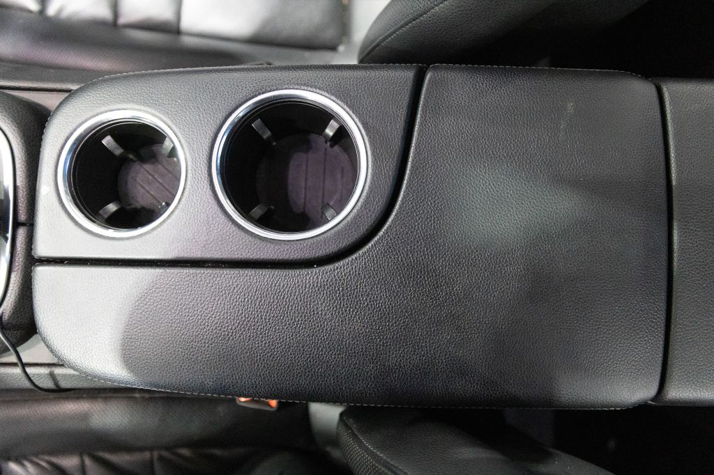 Photo 108 of this PORSCHE PANAMERA