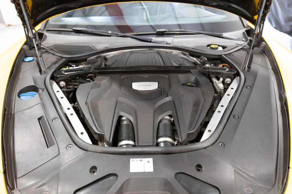Photo 113 of this PORSCHE PANAMERA