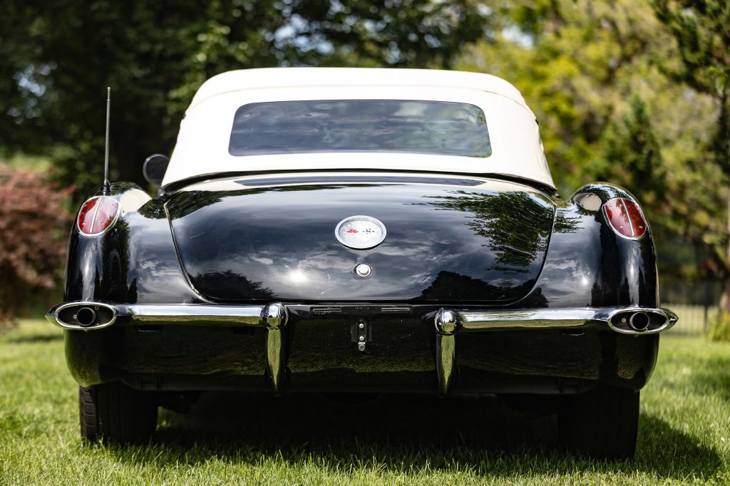 Photo 34 of this CHEVROLET CORVETTE