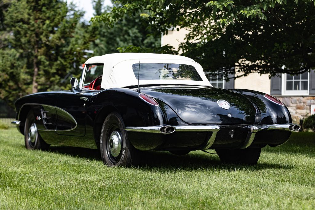 Photo 37 of this CHEVROLET CORVETTE