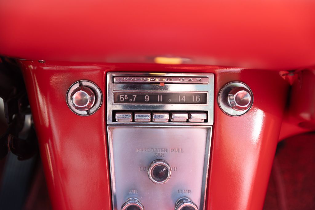 Photo 108 of this CHEVROLET CORVETTE