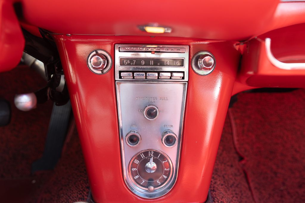 Photo 109 of this CHEVROLET CORVETTE