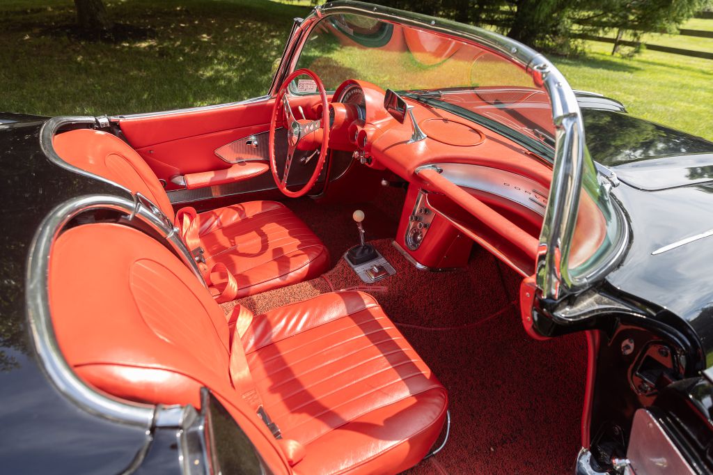 Photo 128 of this CHEVROLET CORVETTE