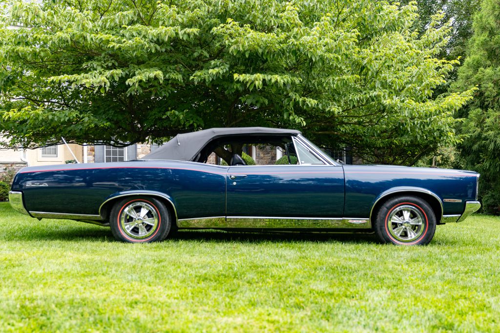 Photo 21 of this PONTIAC GTO