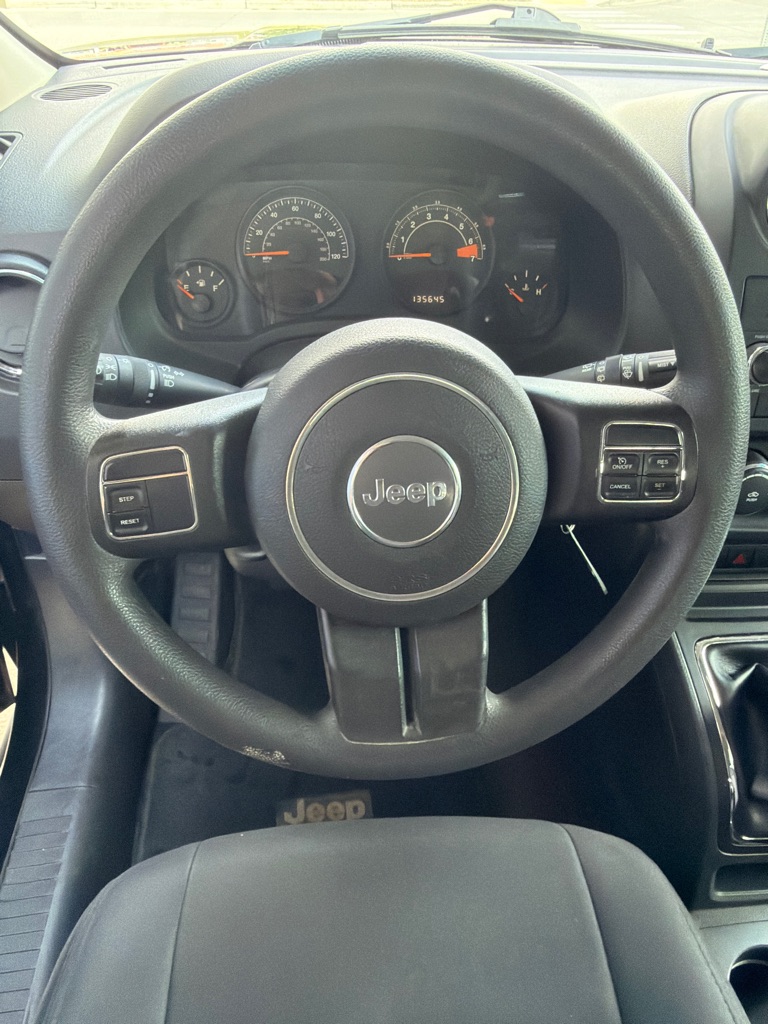 Photo 5 of this JEEP PATRIOT