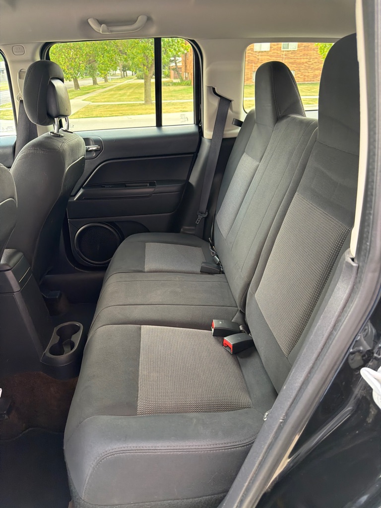 Photo 8 of this JEEP PATRIOT