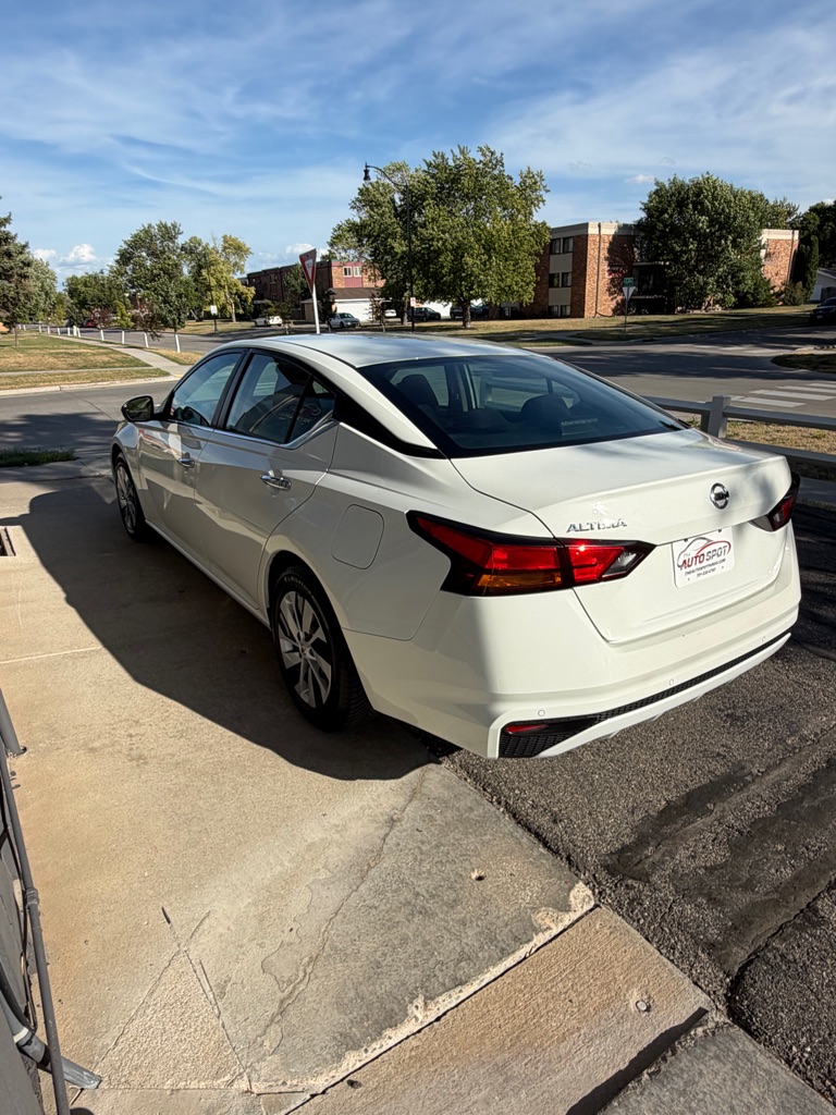 Photo 4 of this NISSAN ALTIMA