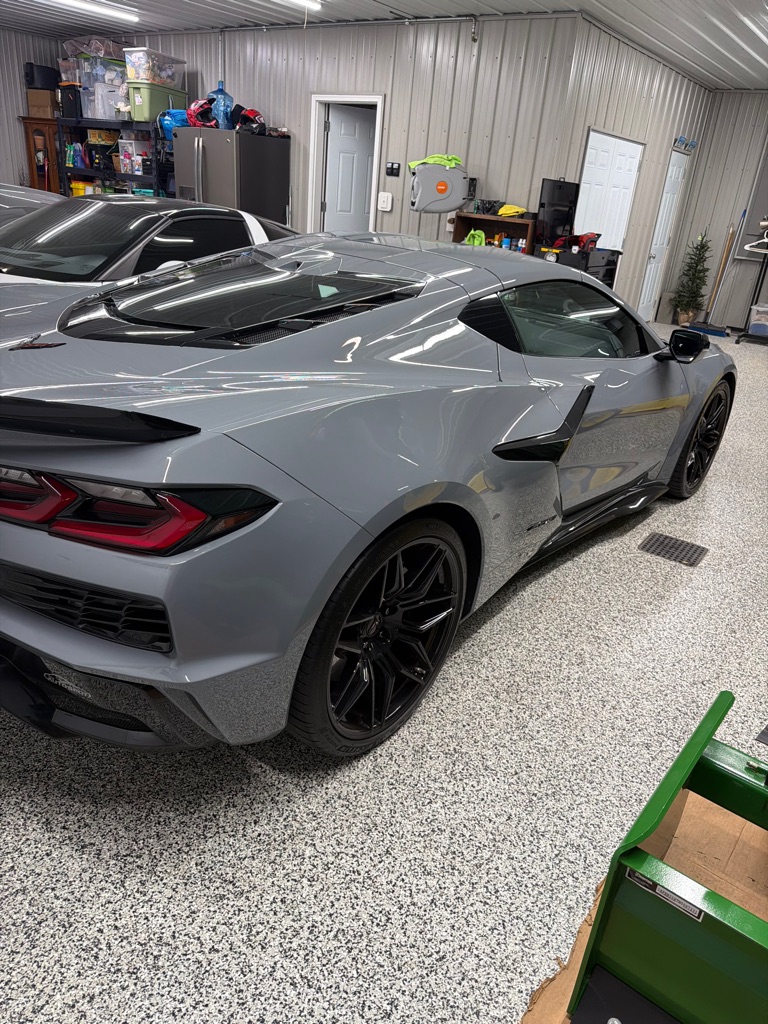 Photo 3 of this CHEVROLET CORVETTE