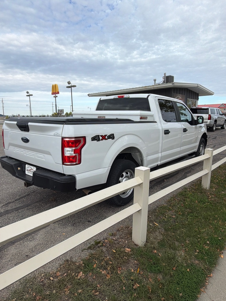 Photo 4 of this FORD F150