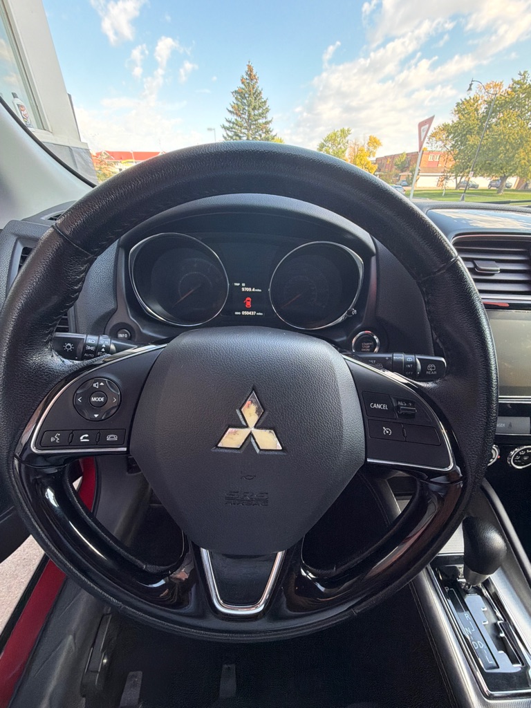 Photo 6 of this MITSUBISHI OUTLANDER SPORT
