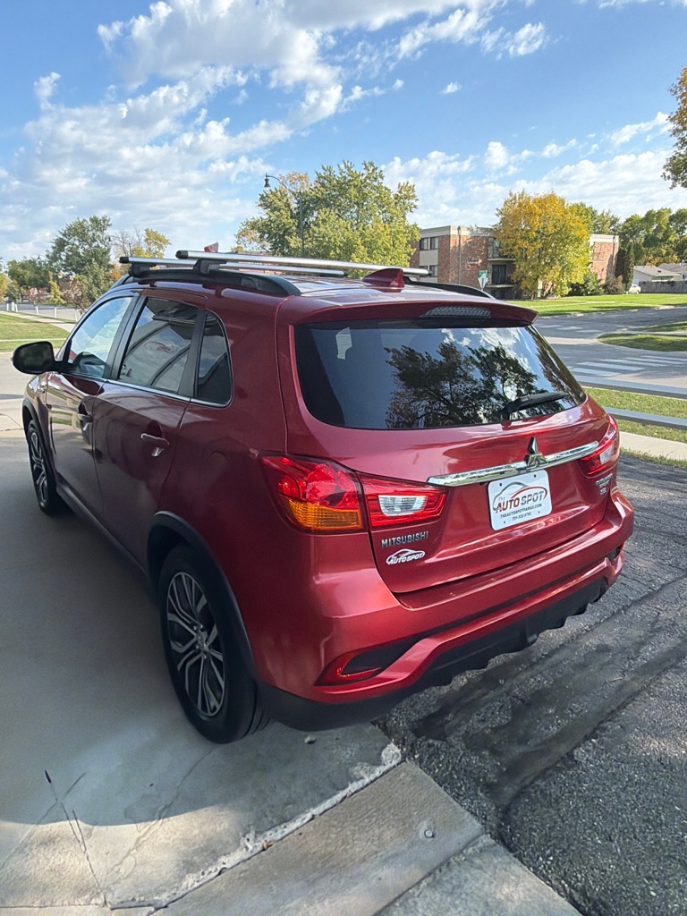 Photo 4 of this MITSUBISHI OUTLANDER SPORT