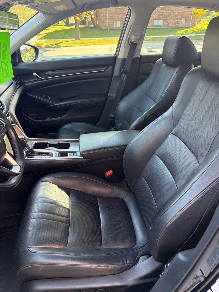 Photo 20 of this MITSUBISHI OUTLANDER SPORT