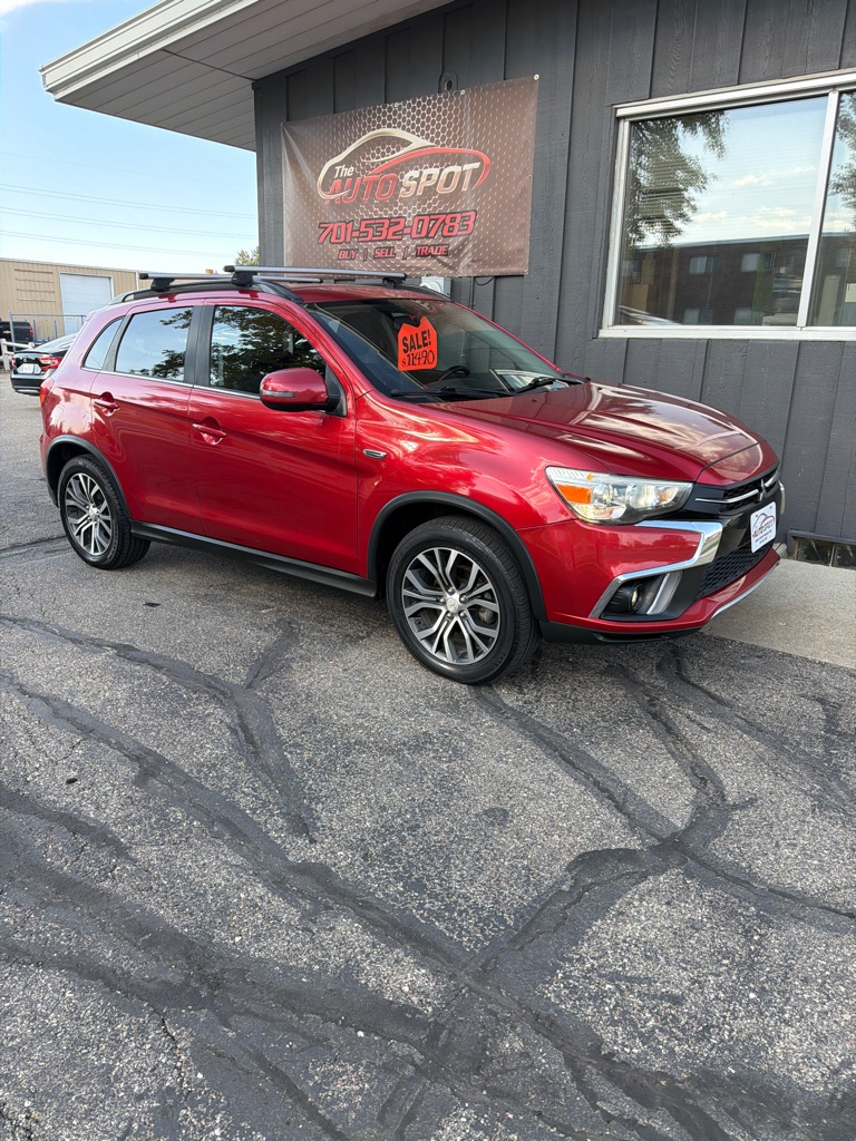 Photo 2 of this MITSUBISHI OUTLANDER SPORT