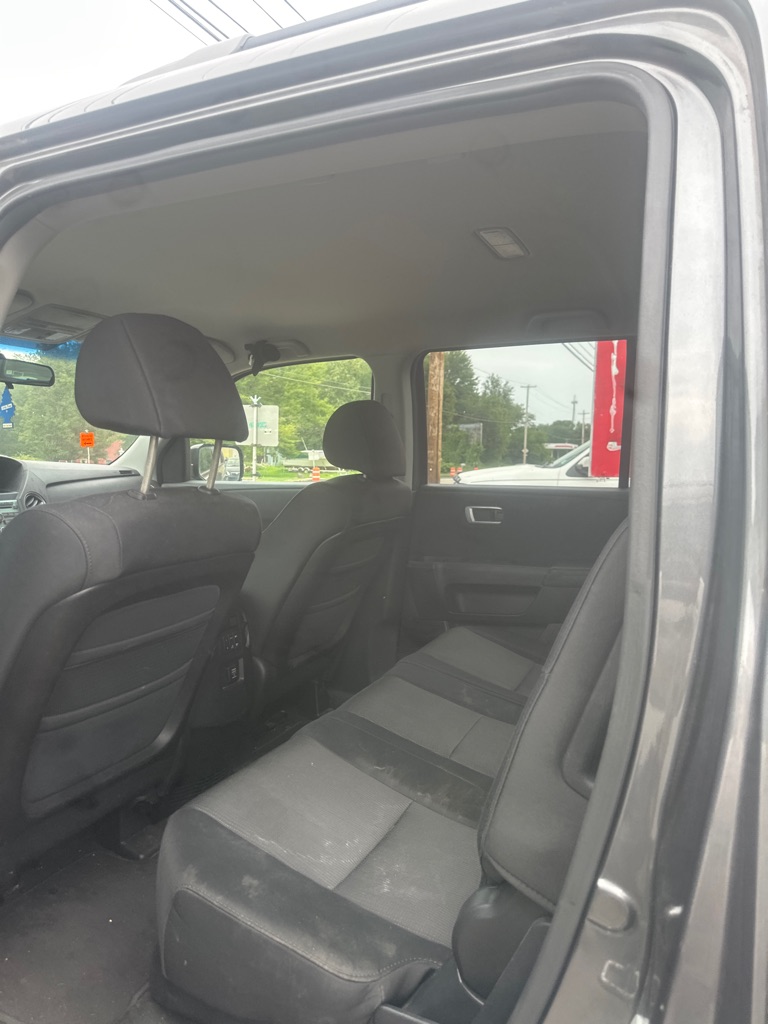 Photo 8 of this HONDA PILOT