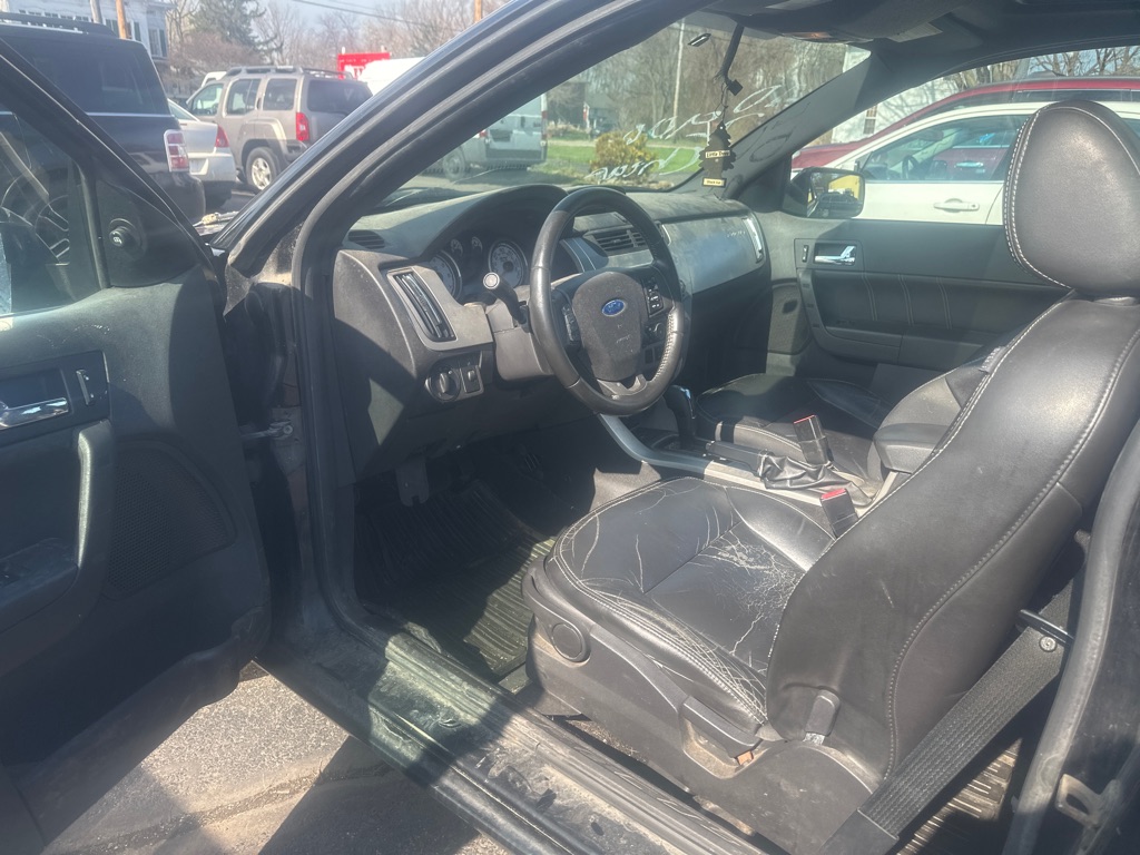 Photo 8 of this FORD FOCUS