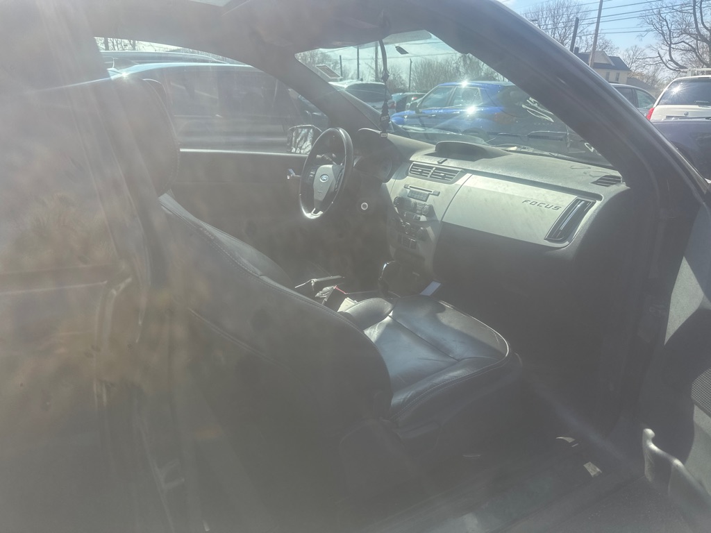 Photo 9 of this FORD FOCUS