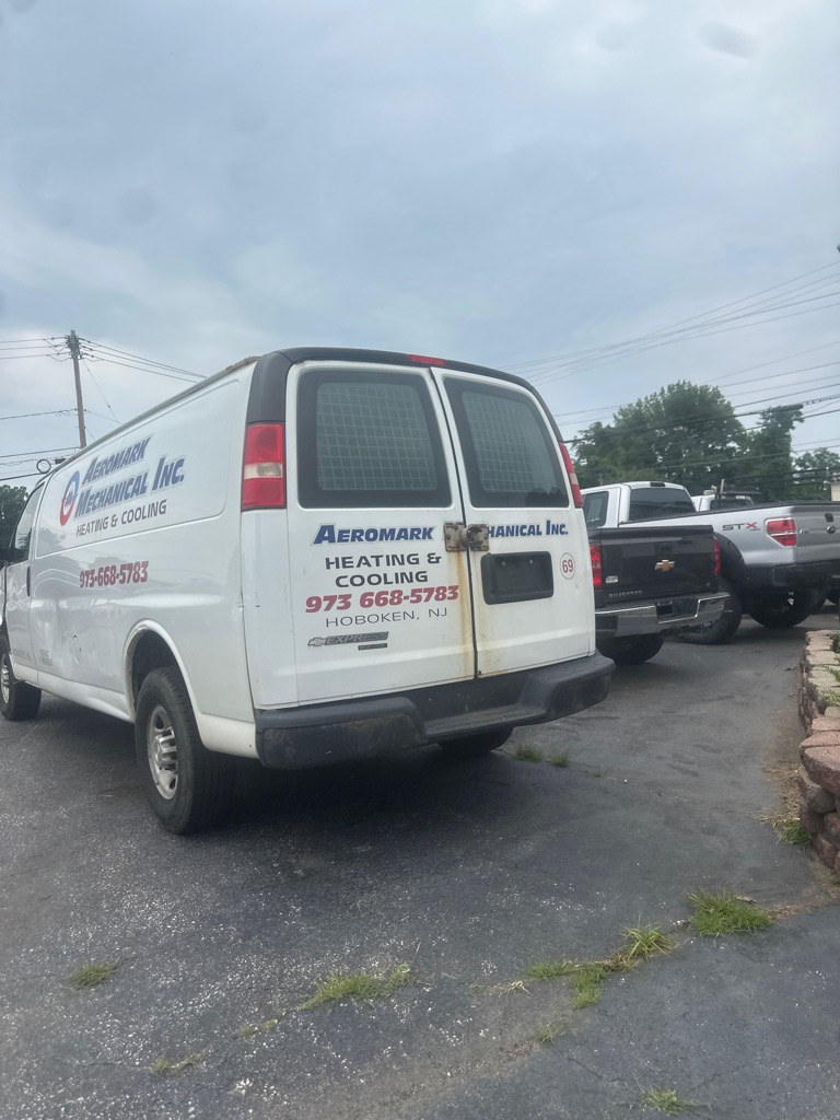 Photo 4 of this CHEVROLET EXPRESS G2500
