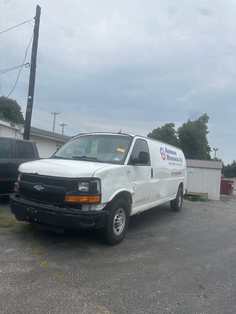 Photo 3 of this CHEVROLET EXPRESS G2500