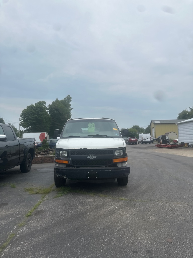Photo 2 of this CHEVROLET EXPRESS G2500