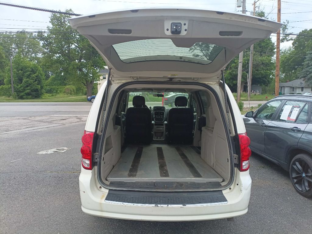 Photo 8 of this DODGE RAM VAN