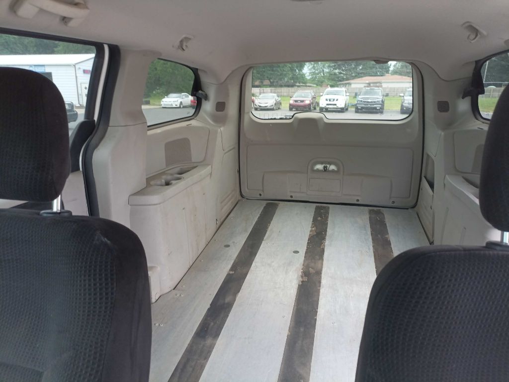Photo 18 of this DODGE RAM VAN