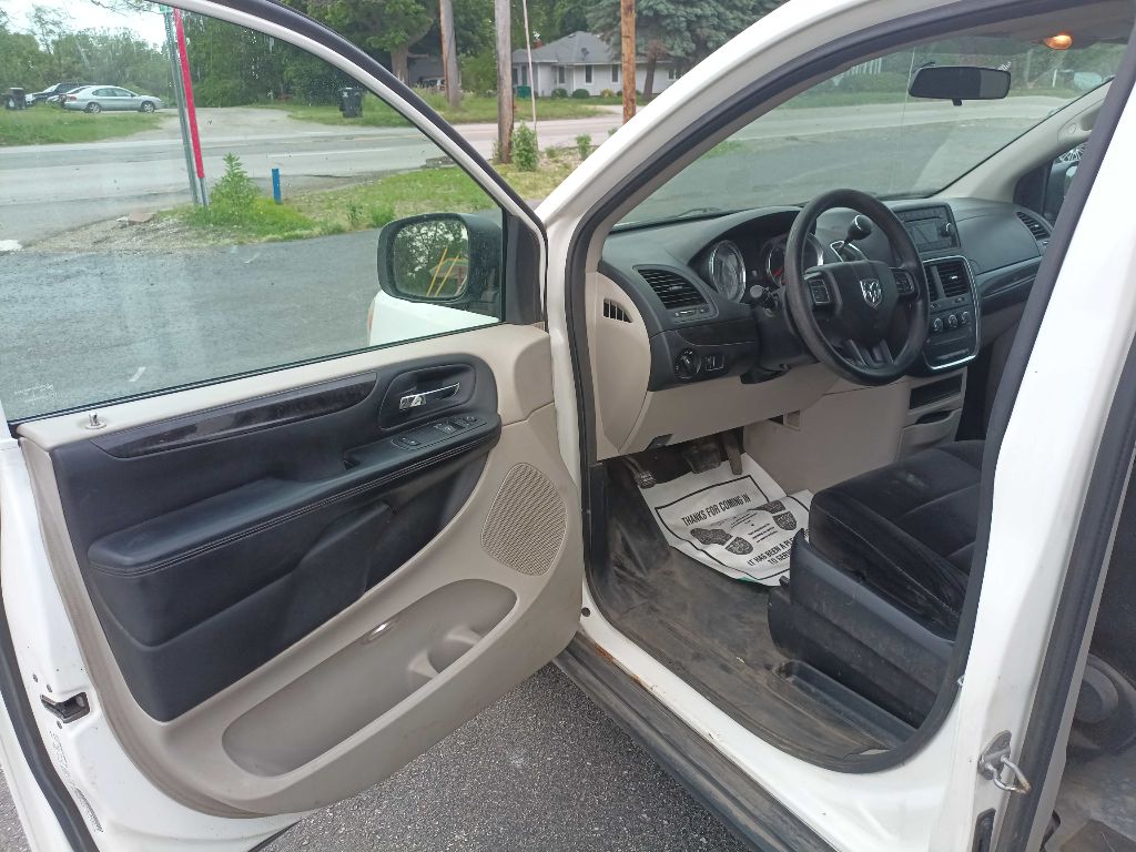Photo 11 of this DODGE RAM VAN