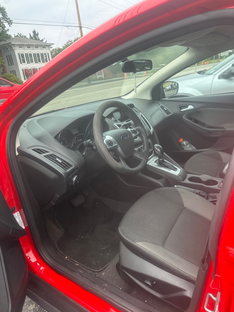 Photo 7 of this FORD FOCUS