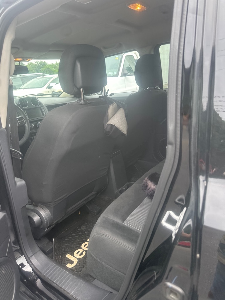 Photo 7 of this JEEP PATRIOT