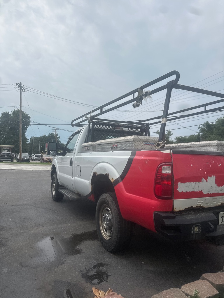 Photo 4 of this FORD F250