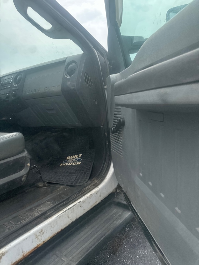 Photo 6 of this FORD F250