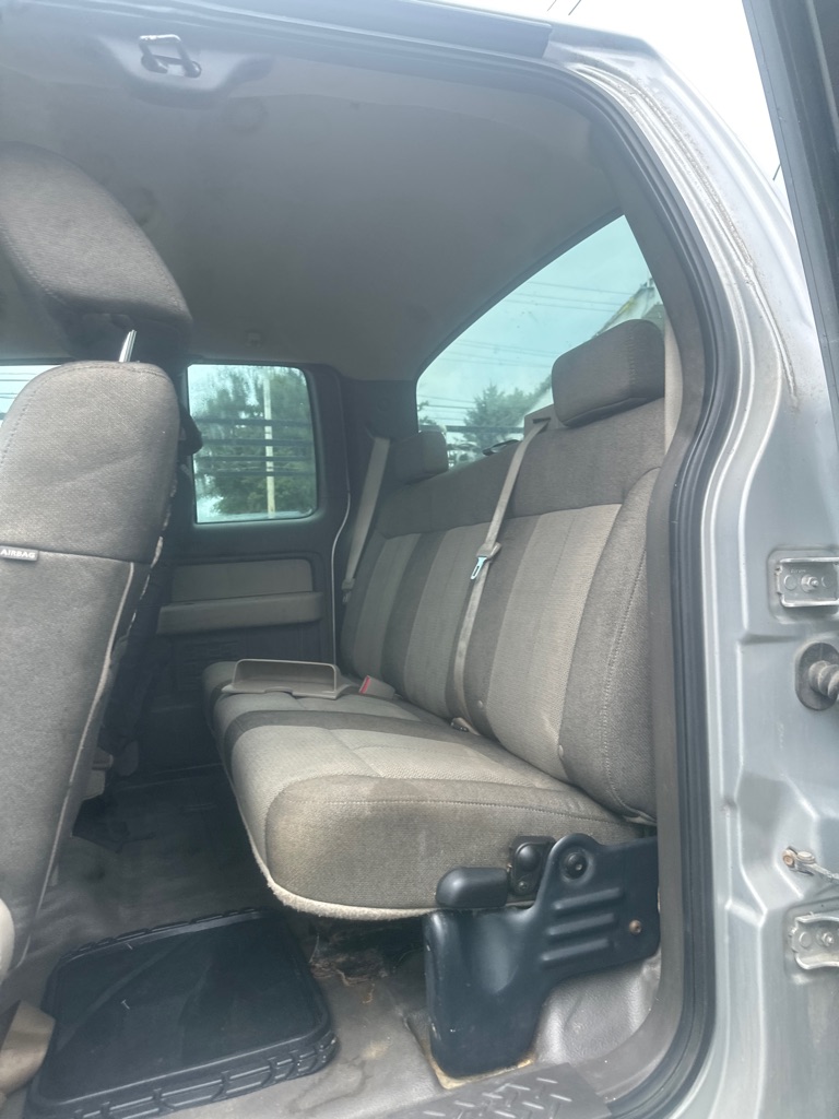 Photo 10 of this FORD F150