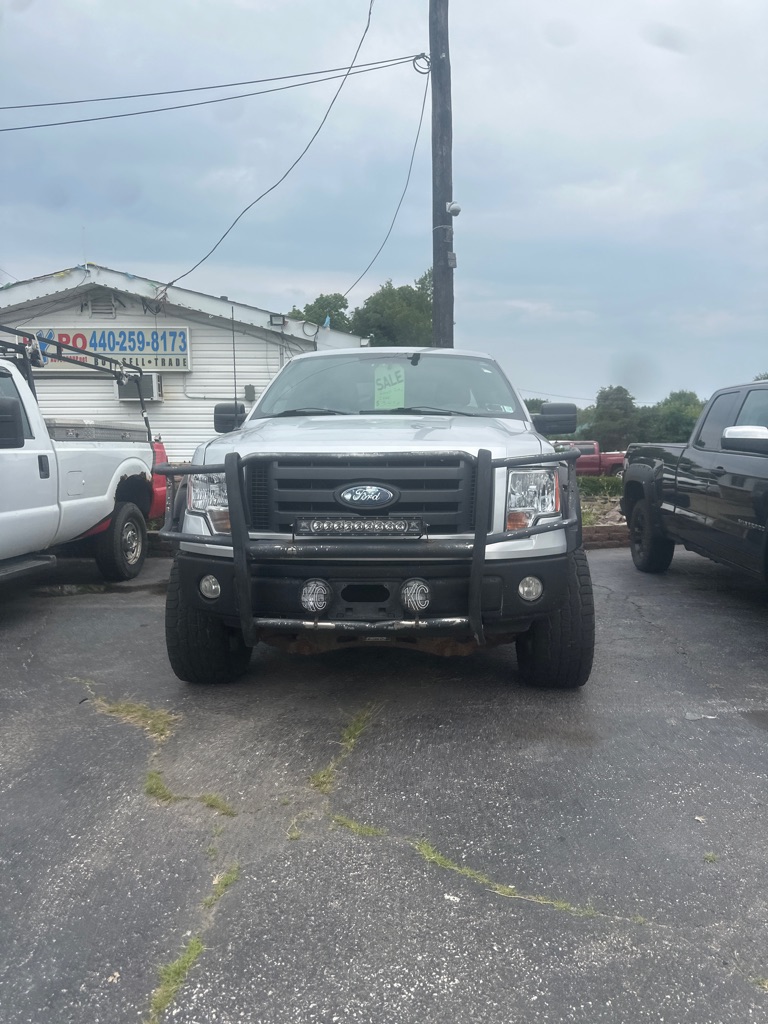 Photo 2 of this FORD F150