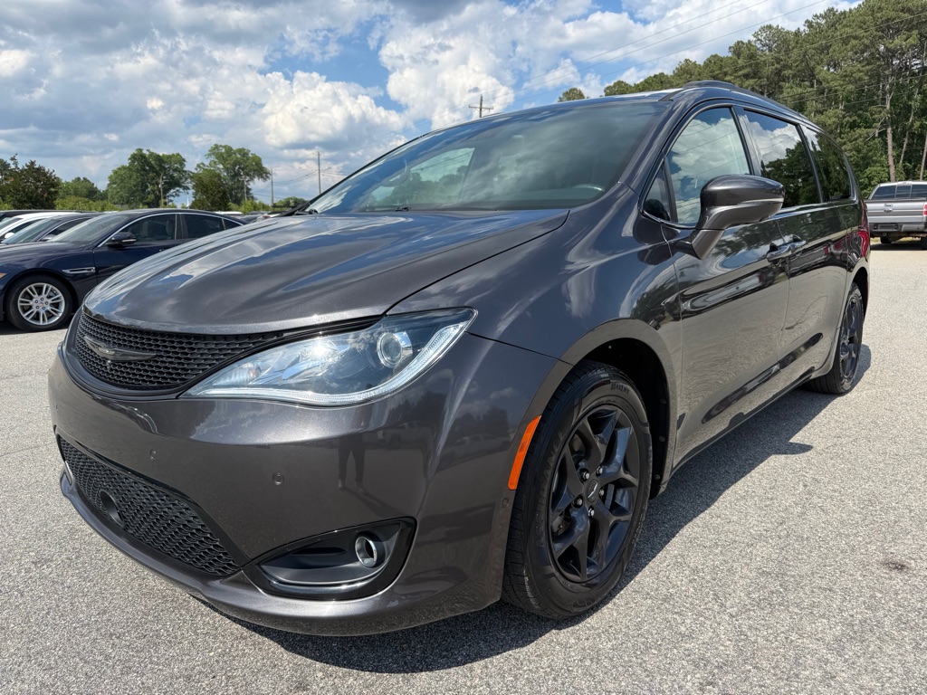 Gray 2018 Chrysler Pacifica Limited FWD Minivan Front-Wheel Drive Automatic