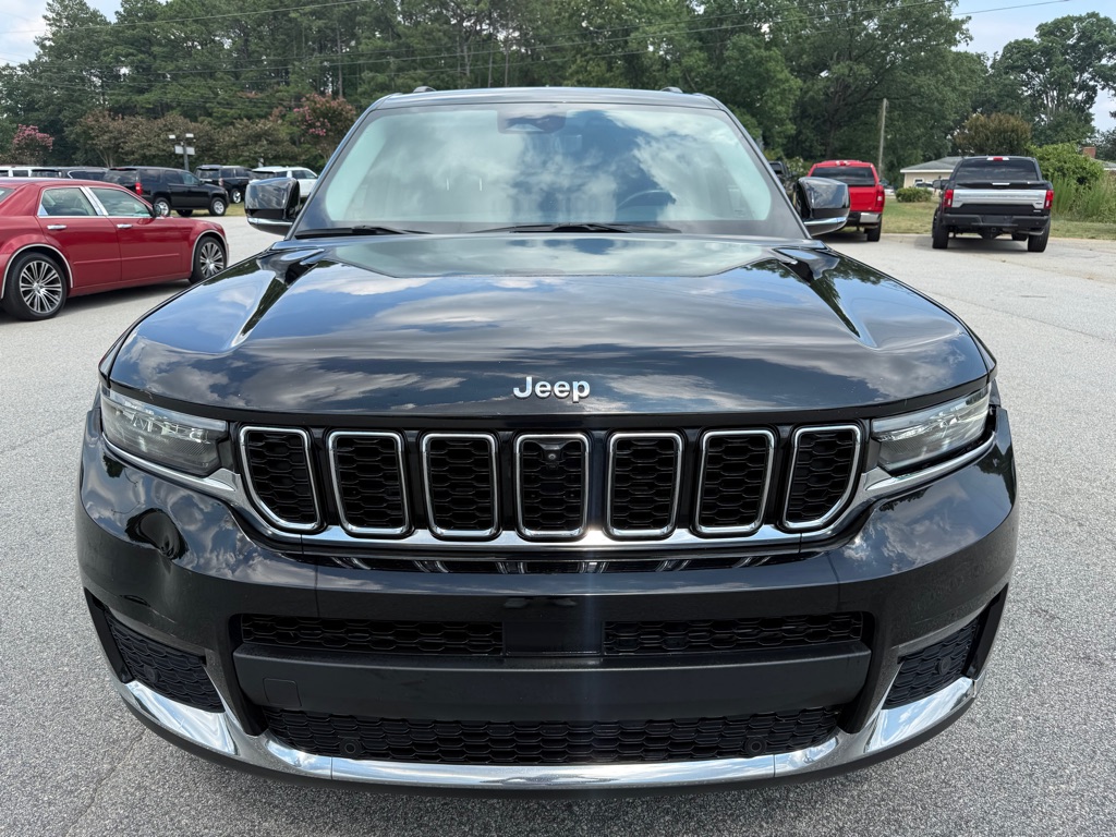 View vehicle photo 2