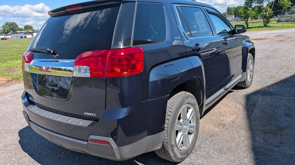 Photo 3 of this GMC TERRAIN