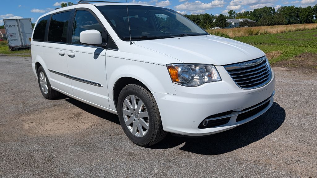 Photo 6 of this CHRYSLER TOWN AND COUNTR