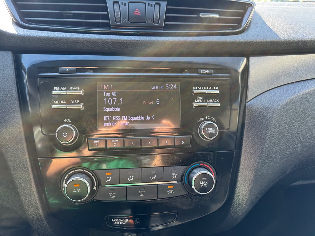 Photo 9 of this NISSAN ROGUE SPORT