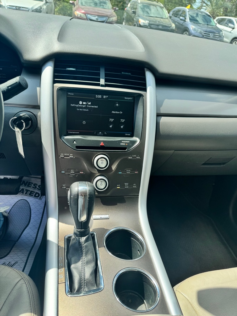 Photo 10 of this FORD EDGE