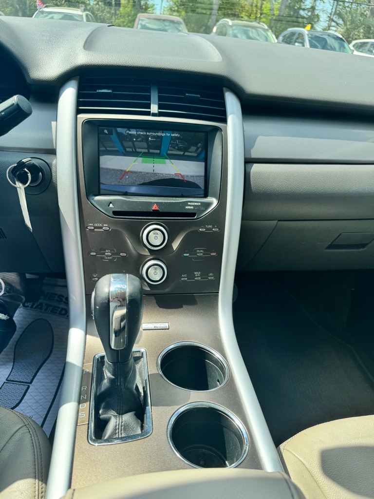 Photo 11 of this FORD EDGE