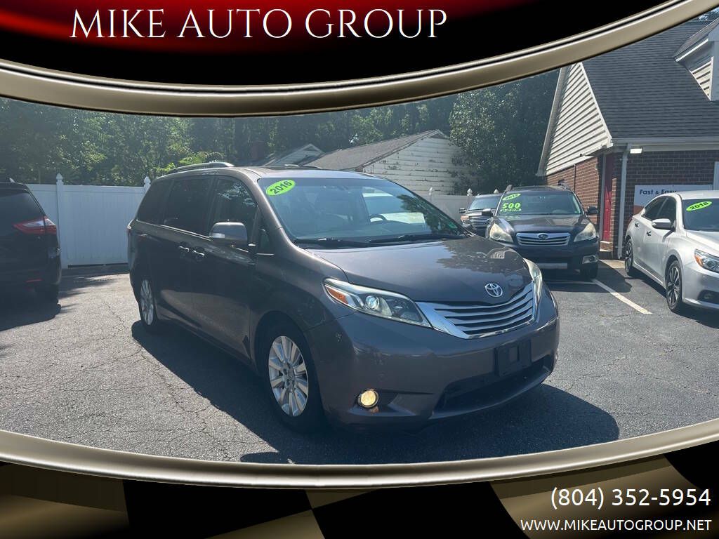 2016 Toyota Sienna XLE 7-Passenger Auto Access Seat