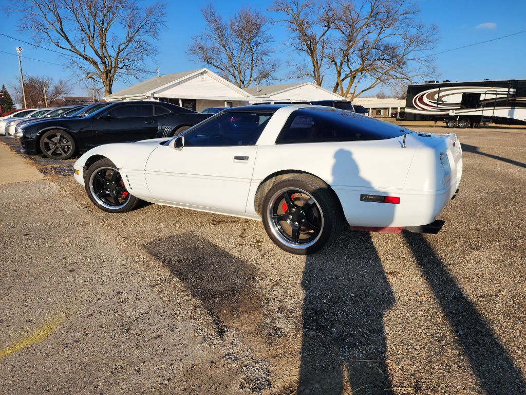 Photo 8 of this CHEVROLET CORVETTE