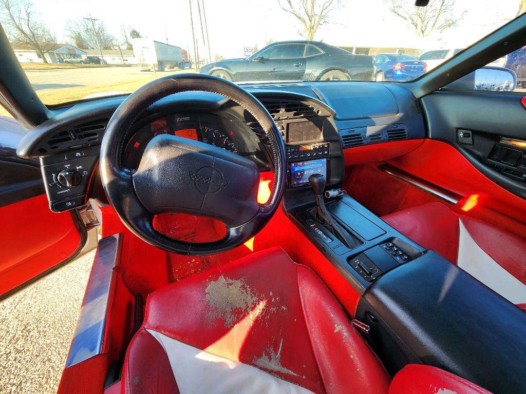 Photo 16 of this CHEVROLET CORVETTE