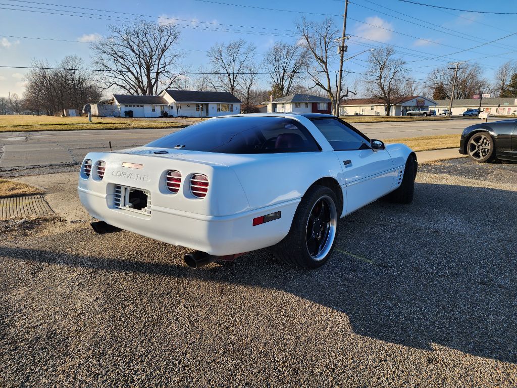 Photo 5 of this CHEVROLET CORVETTE