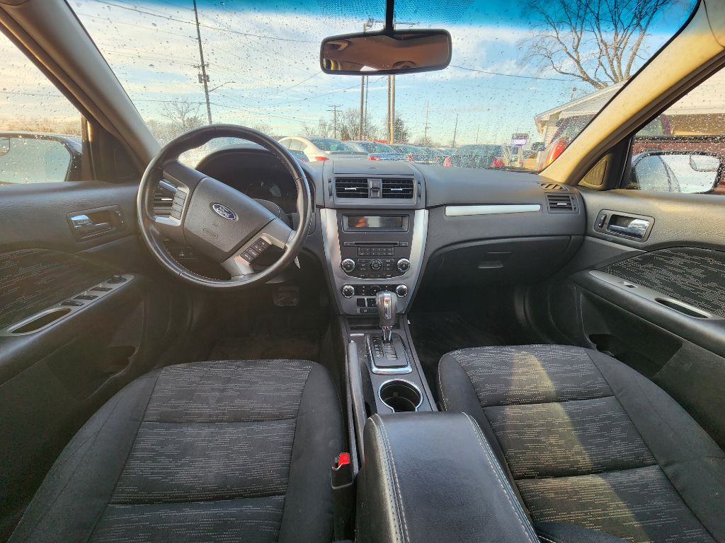 Photo 12 of this FORD FUSION