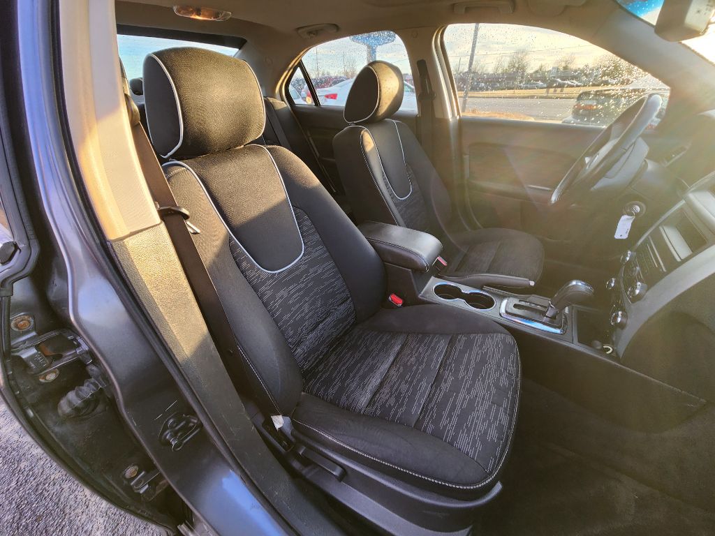 Photo 15 of this FORD FUSION
