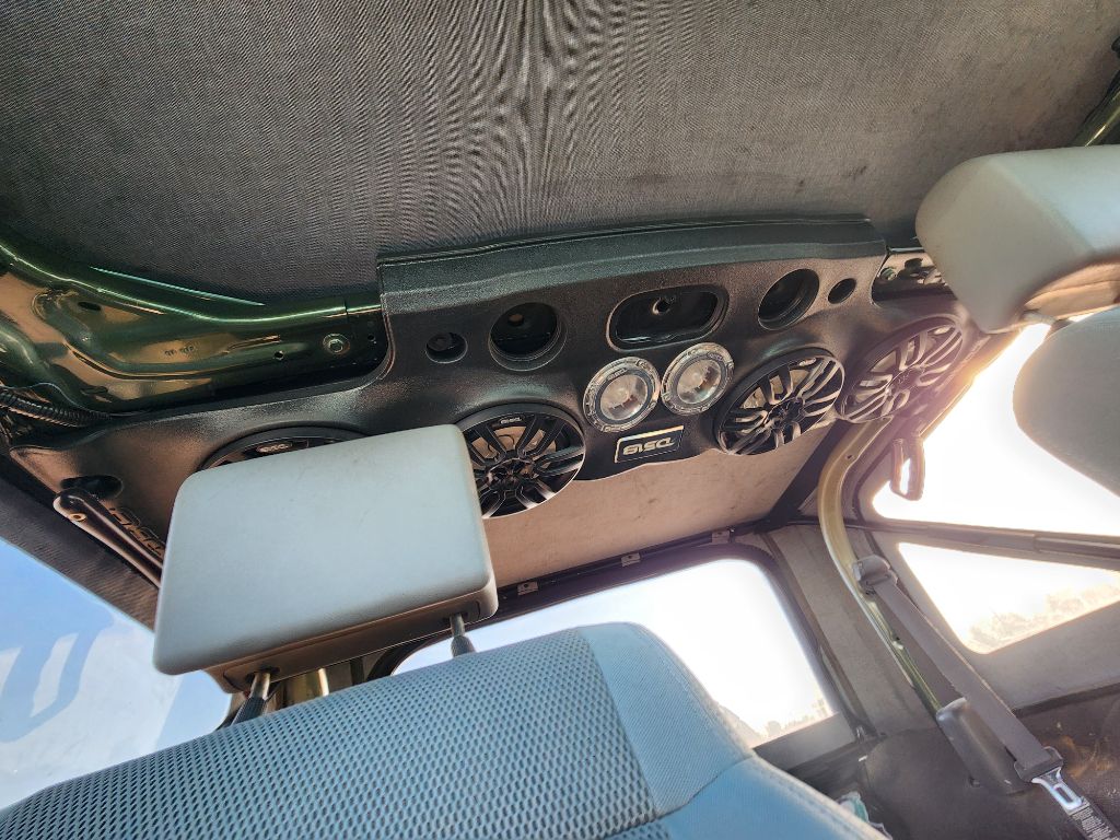 Photo 18 of this JEEP WRANGLER