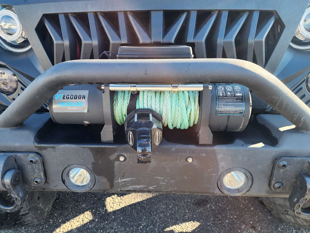 Photo 19 of this JEEP WRANGLER